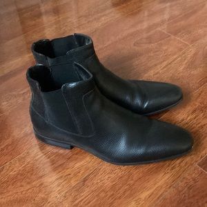 Like New Calvin Klein Black Leather Chelsea Boots